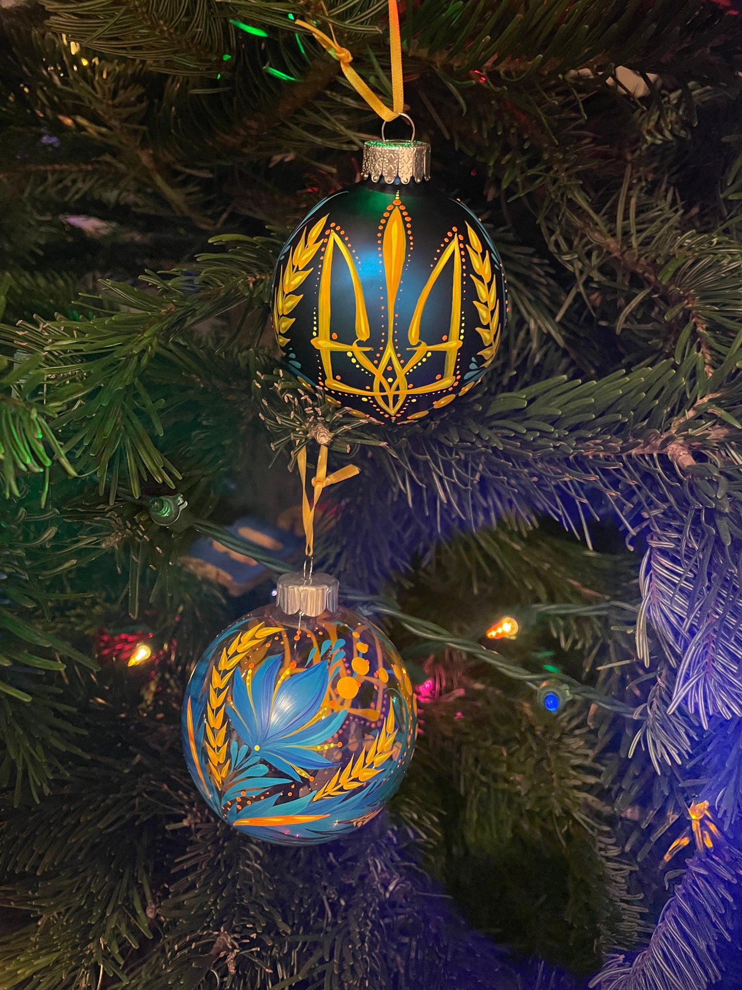 Ornament Blue and Yellow Trident on matte blue