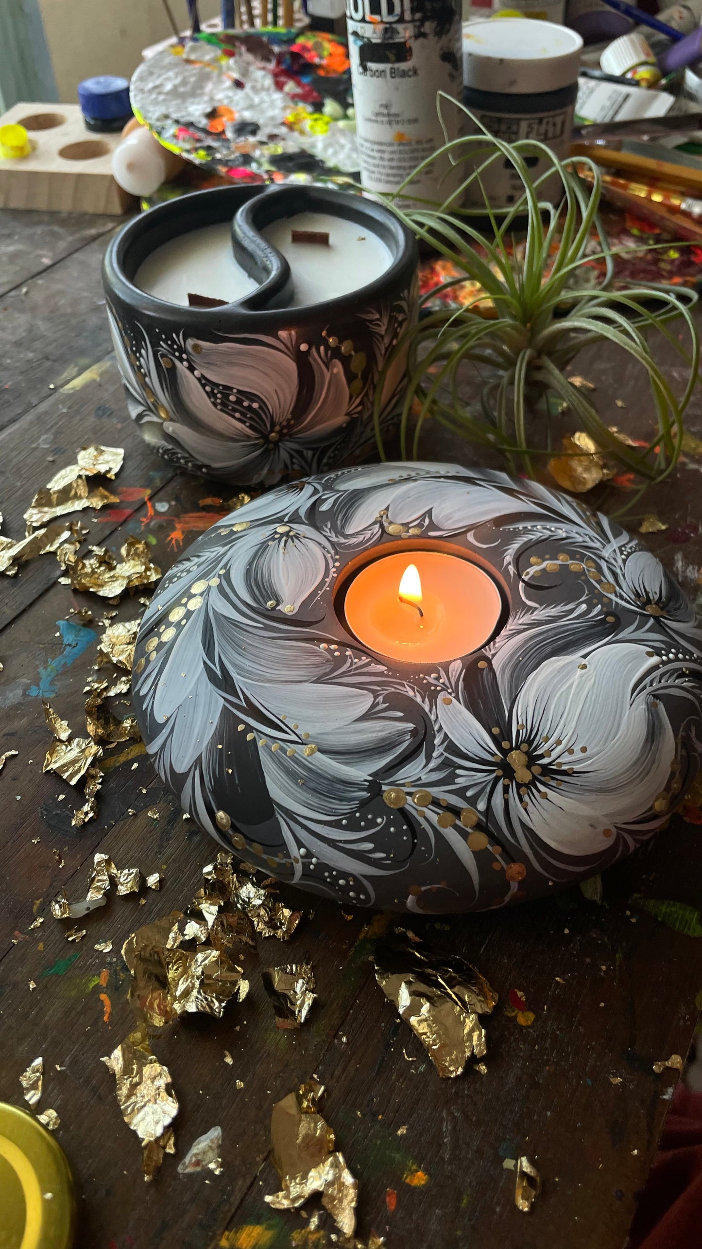 Hand painted candleholder Black amd White